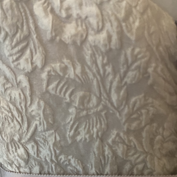 Fancy grey BCBG dress - Picture 3 of 3